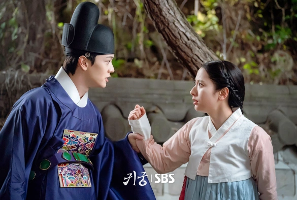 Кадр из дорамы Возвращение во дворец