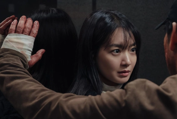 Кадр из дорамы Карма