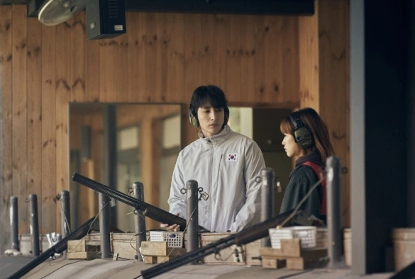 Кадр из дорамы Синий