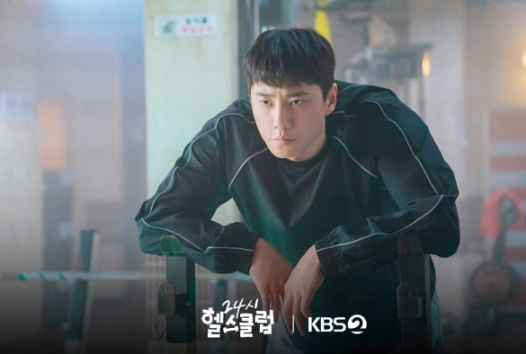 Кадр из дорамы Круглосуточный спортзал