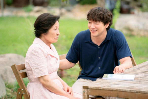 Кадр из дорамы Прекраснее, чем небеса