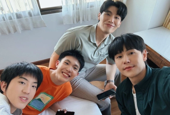 Кадр из дорамы Влюблённые мальчики