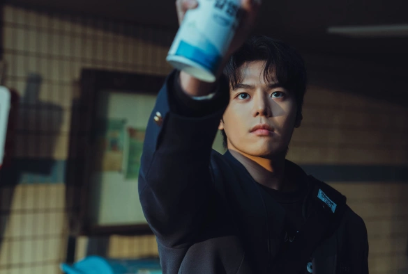 Кадр из дорамы Слабый герой 2 сезон