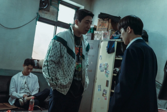 Кадр из дорамы Слабый герой 2 сезон