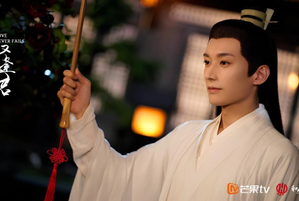 Кадр из дорамы Когда цветы опадут, мы встретимся вновь