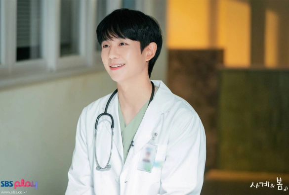 Кадр из дорамы Весна юности