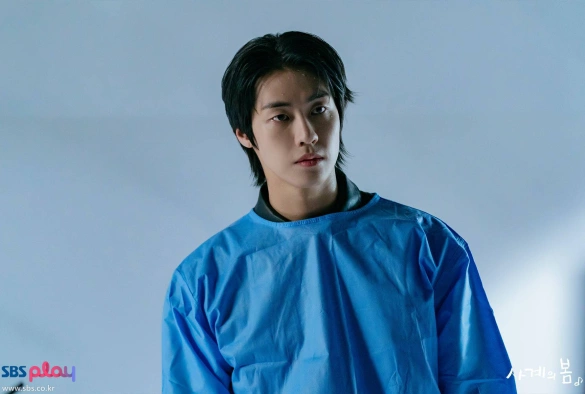 Кадр из дорамы Весна юности