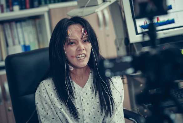 Кадр из дорамы Святая ночь: Охотники на демонов