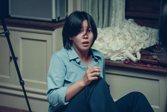 Кадр из дорамы Святая ночь: Охотники на демонов