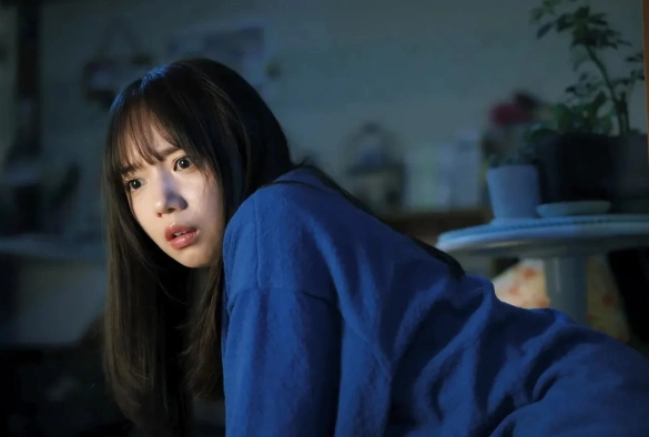 Кадр из дорамы Подозрительный партнёр (японская версия)