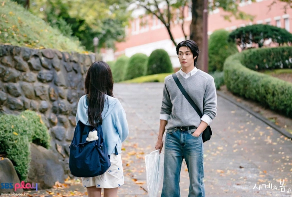 Кадр из дорамы Весна юности