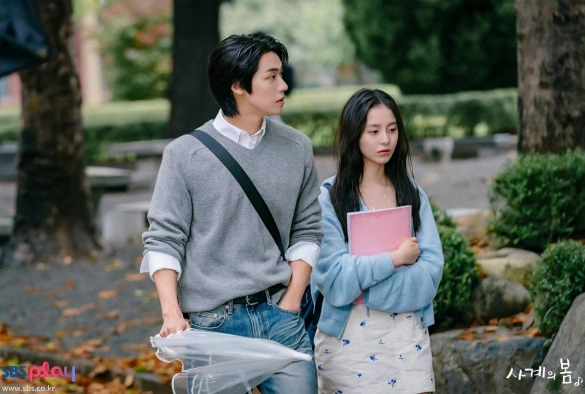 Кадр из дорамы Весна юности