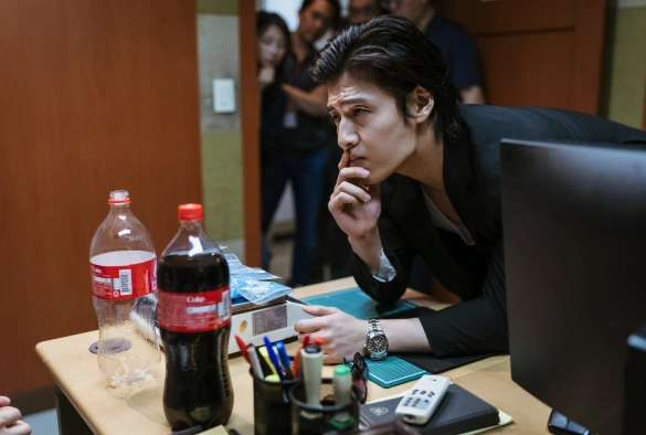 Кадр из дорамы Оппозиция