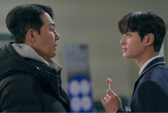 Кадр из дорамы Злонамеренный комментатор тренера Мэна