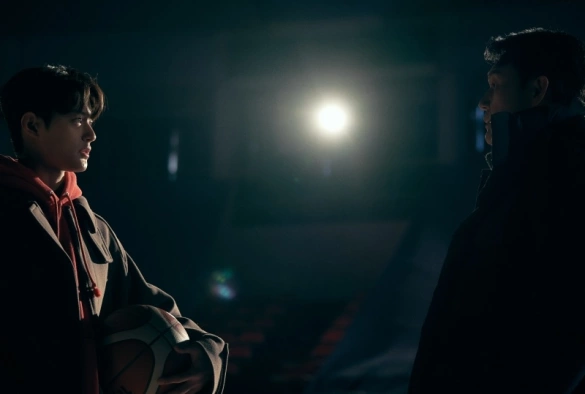 Кадр из дорамы Злонамеренный комментатор тренера Мэна