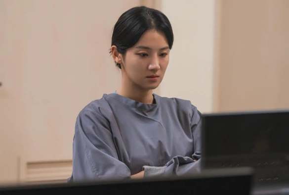 Кадр из дорамы Охотник со скальпелем