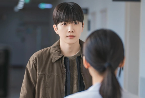 Кадр из дорамы Охотник со скальпелем