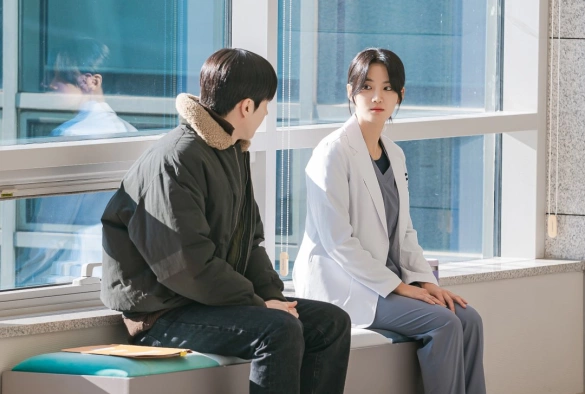 Кадр из дорамы Охотник со скальпелем