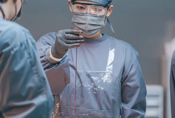 Кадр из дорамы Охотник со скальпелем