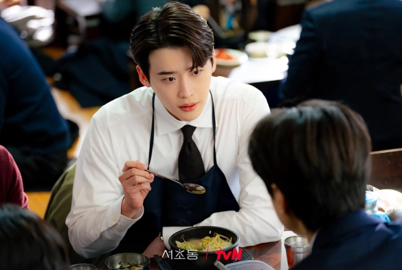 Кадр из дорамы Район Сочхо