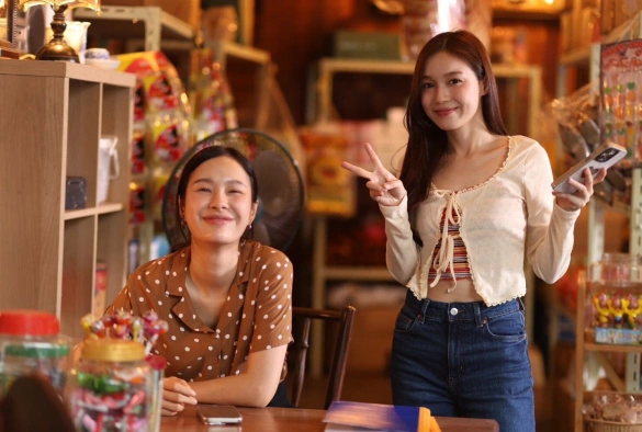 Кадр из дорамы Продуктовый магазин Ван