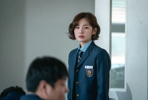 Кадр из дорамы Международная старшая школа Чхондам 2 сезон