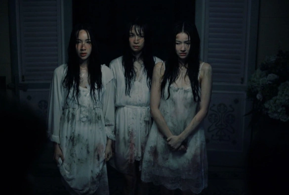 Кадр из дорамы Сёстры-катастрофы