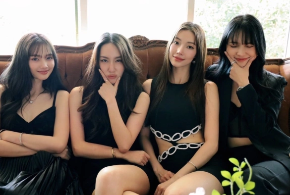 Кадр из дорамы Сёстры-катастрофы