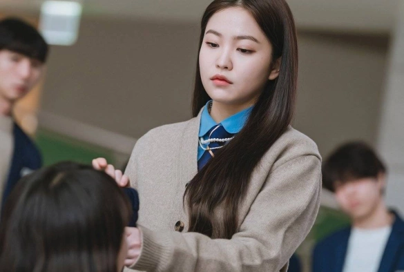 Кадр из дорамы Международная старшая школа Чхондам