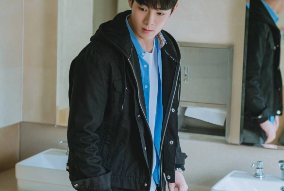 Кадр из дорамы Международная старшая школа Чхондам