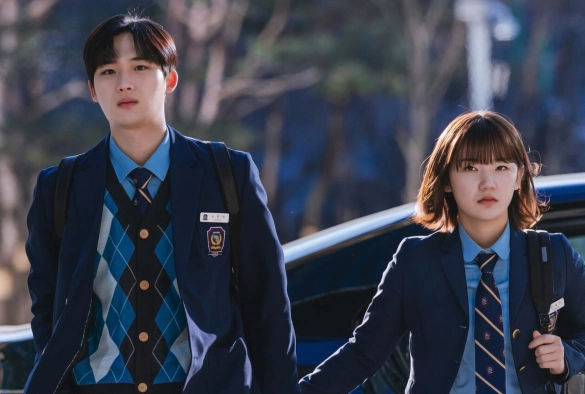 Кадр из дорамы Международная старшая школа Чхондам