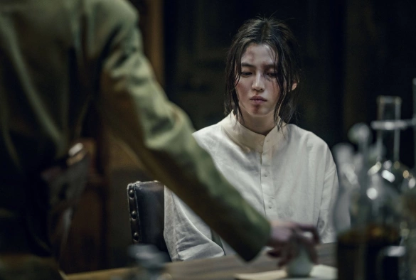 Кадр из дорамы Существо Кёнсона / Кёнсонское существо