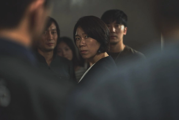 Кадр из дорамы Стена к стене