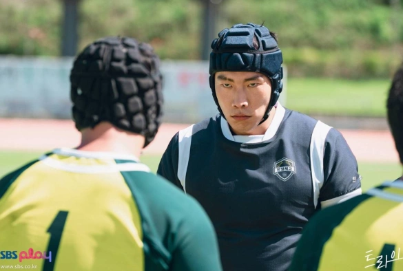 Кадр из дорамы Мы творим чудеса