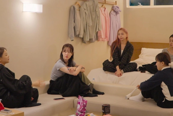 Кадр из дорамы Лучше поздно, чем одиноко