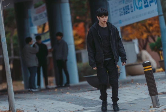 Кадр из дорамы Мэри убивает людей