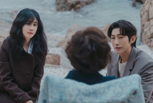 Кадр из дорамы Мэри убивает людей