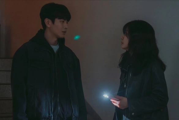 Кадр из дорамы Мэри убивает людей