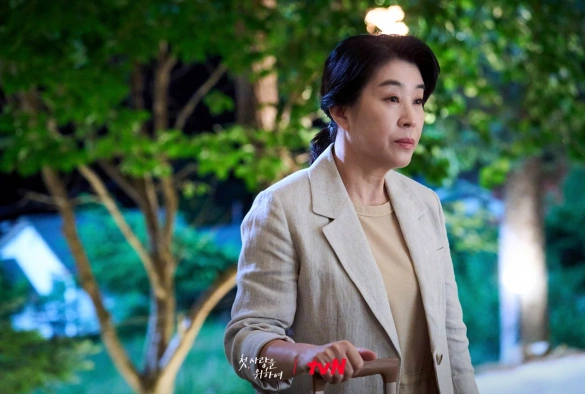 Кадр из дорамы Во-первых, ради любви