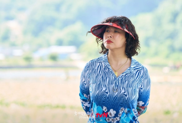 Кадр из дорамы Во-первых, ради любви