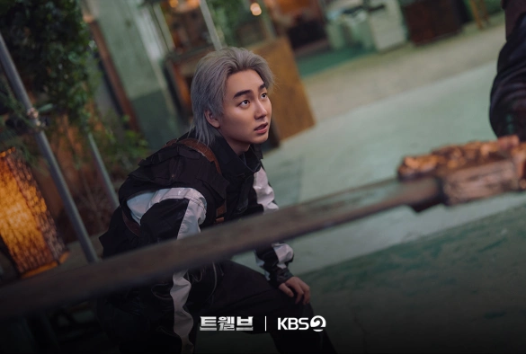 Кадр из дорамы Двенадцать