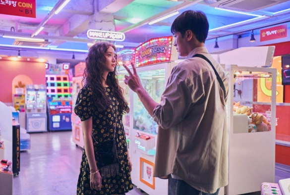 Кадр из дорамы Свидание в 2 часа