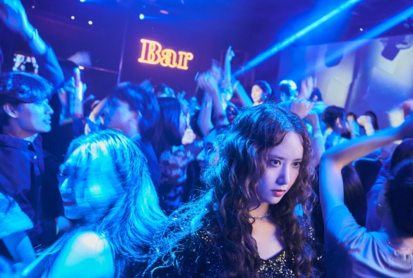 Кадр из дорамы Свидание в 2 часа