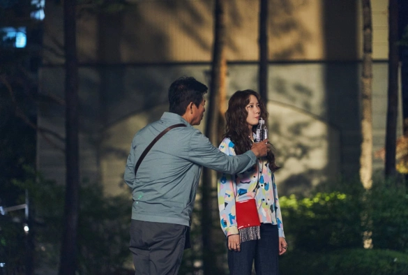 Кадр из дорамы Свидание в 2 часа