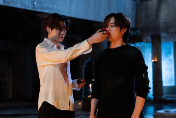 Кадр из дорамы Проект «Вампир»