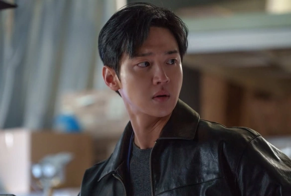 Кадр из дорамы Богомол