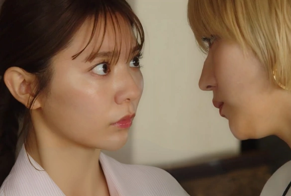 Кадр из дорамы Море любви