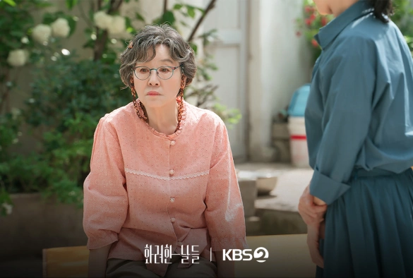 Кадр из дорамы Наши золотые дни