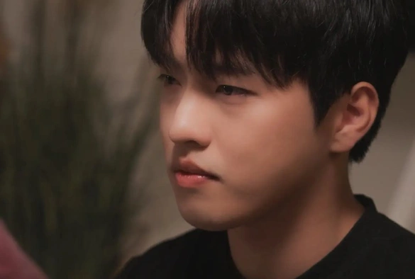 Кадр из дорамы Безымянный сезон