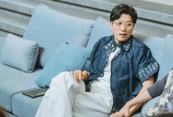 Кадр из дорамы Аферисты по-корейски